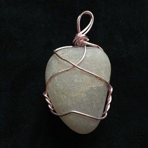 Alaska Agate Crystal Necklace Pink